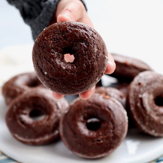baked chocolate glazed donuts