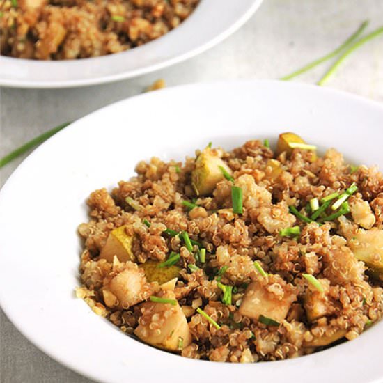 Quick quinoa & pear salad