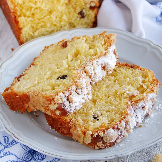 yeast cake with vanilla