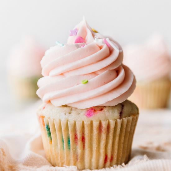 Confetti Sprinkle Cupcakes