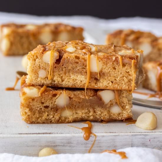 Macadamia Caramel Blondies