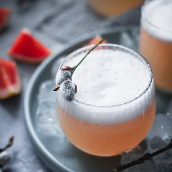 Pink Grapefruit Gin and Tonic