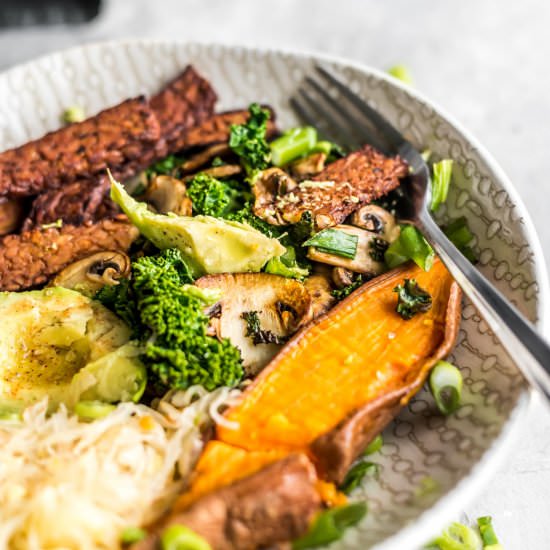 Tempeh Bacon Breakfast Bowl