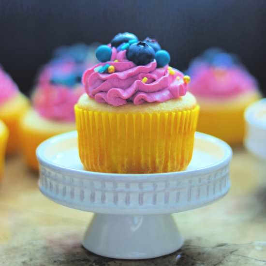 White Cupcakes Blueberry Frosting