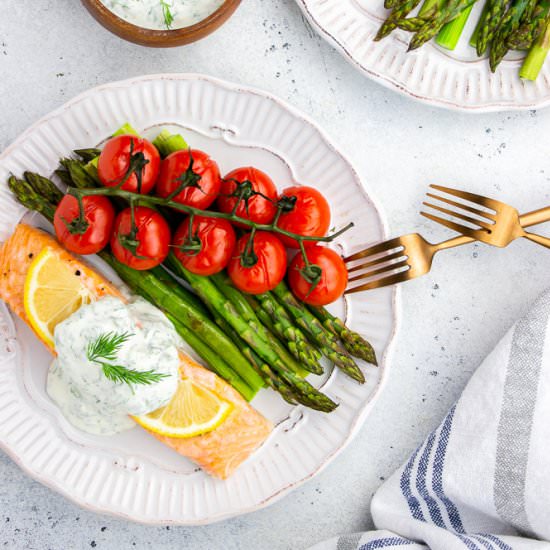 Baked Salmon with Dill Sauce