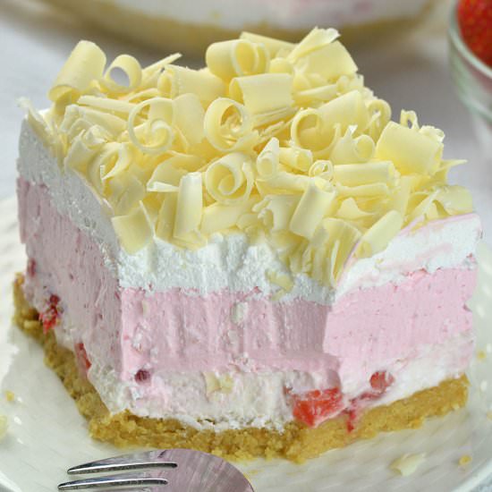 No Bake Strawberry Jello Lasagna