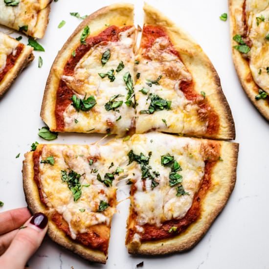 10-Minute Naan Pizza