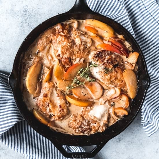 CREAMY APPLE CIDER CHICKEN SKILLET