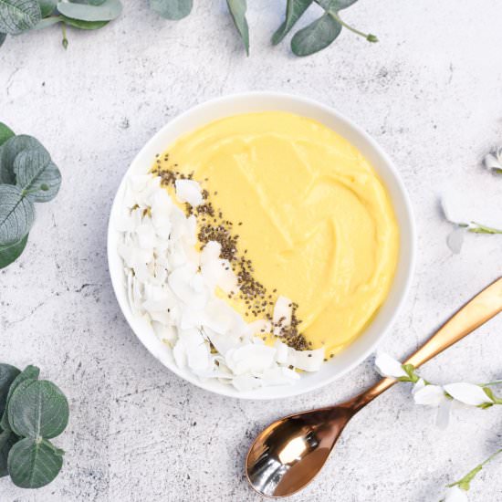 Tropical Smoothie Bowl