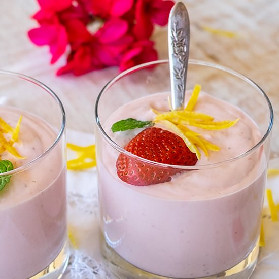 4-Ingredient Keto Strawberry Mousse