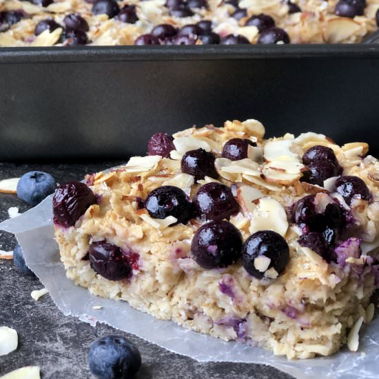 Blueberry Almond Baked Oatmeal