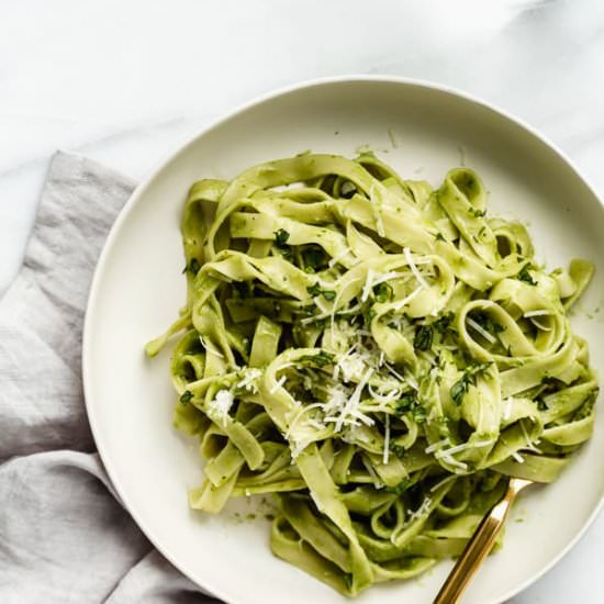 Creamy avocado pasta