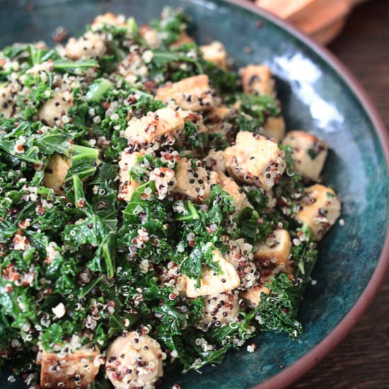 Kale, tofu, mushroom & quinoa bowl