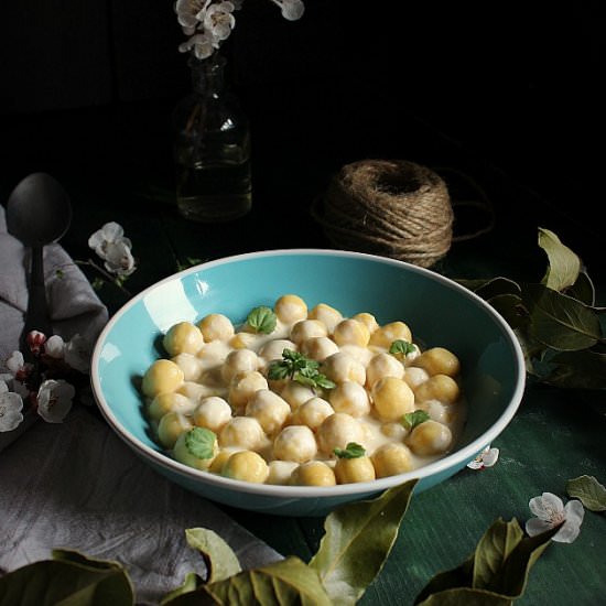 Chickpea flour gnocchi with fondue