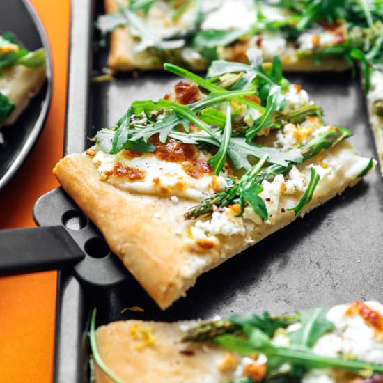 Creamy Burrata Asparagus Pizza