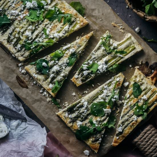 Spring asparagus and garlic tart