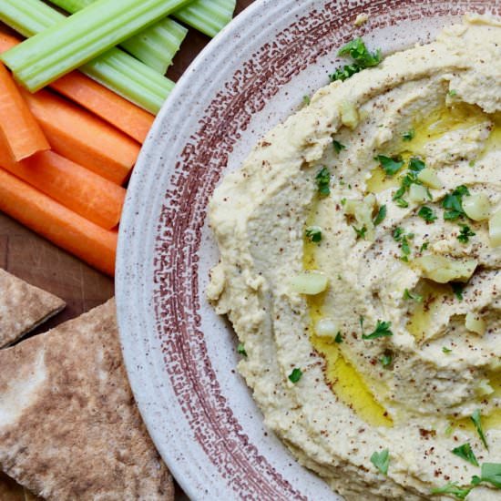 Homemade Hummus (Roasted Garlic)