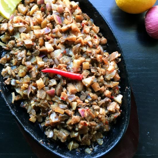 Sisig (sizzling pork)