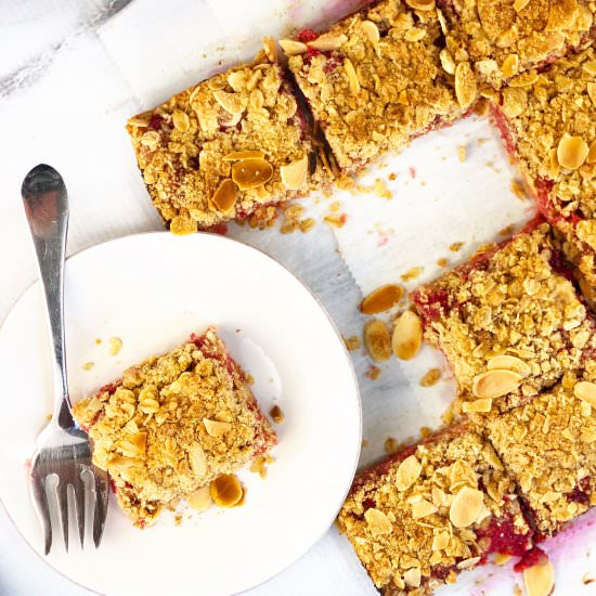 Rhubarb Crumble Cheesecake Bars
