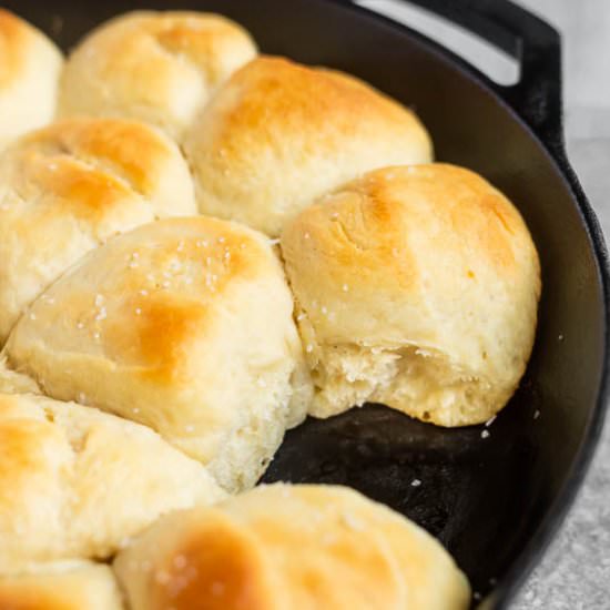 Cast Iron Yeast Rolls