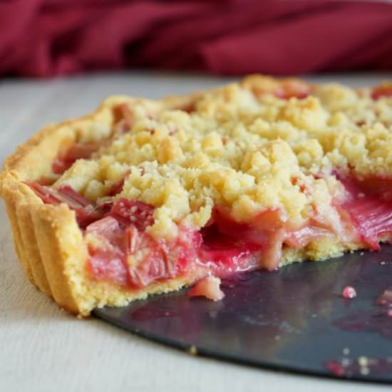 Rhubarb Tart with Streusel
