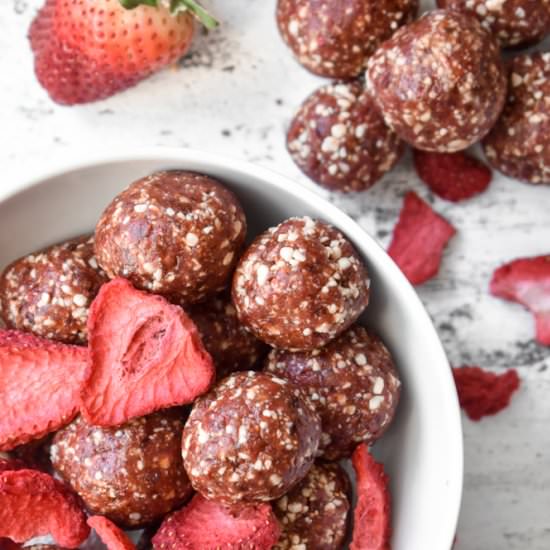 Strawberry Cashew Energy Bites