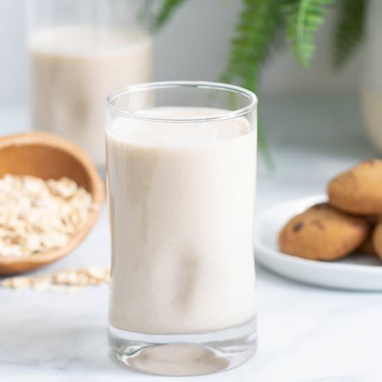 Ultra Creamy Homemade Oat Milk