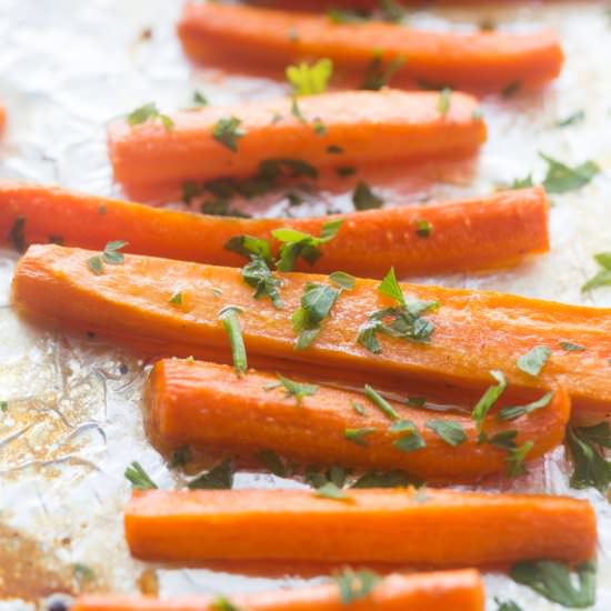 Honey Garlic Roasted Carrots