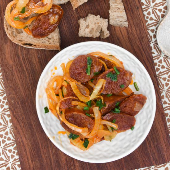 Chorizo with rum onions
