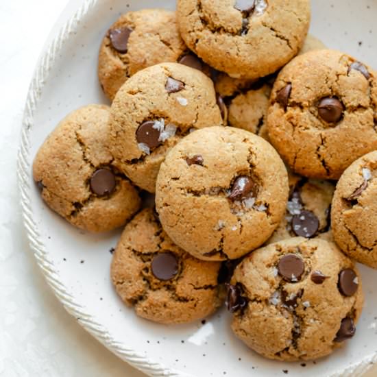 Flourless Chocolate Chip Cookies