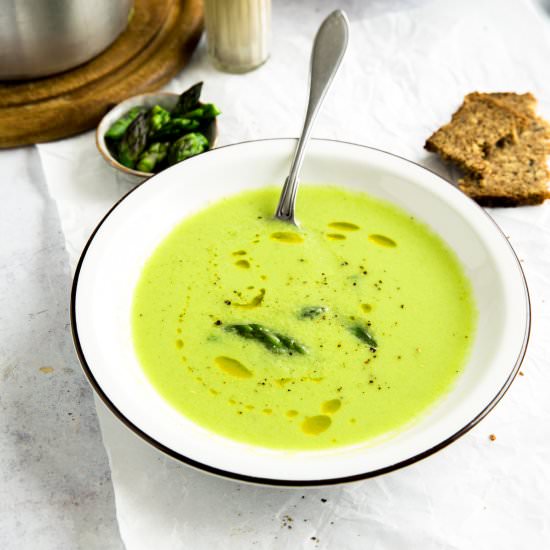 Creamy Vegan Asparagus Soup