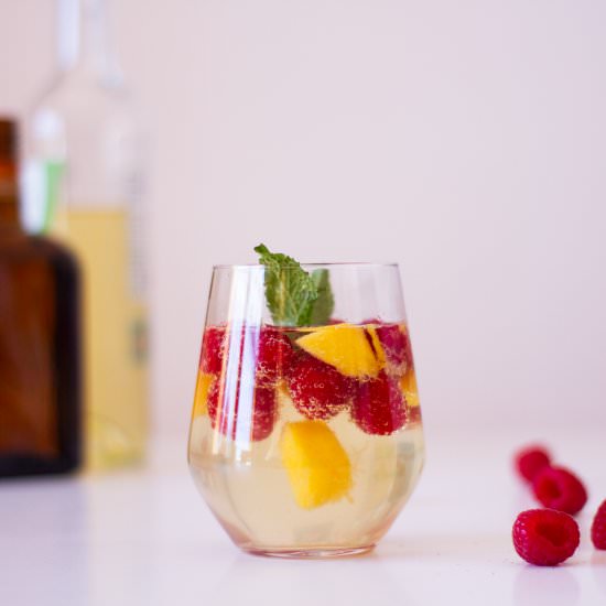 White Sangria with Mixed Fruit