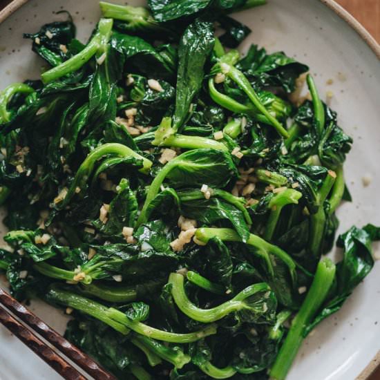 Stir-Fried Pea Shoots with Garlic