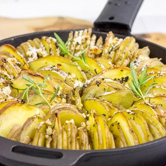 Garlic and Rosemary Roasted Potatoes