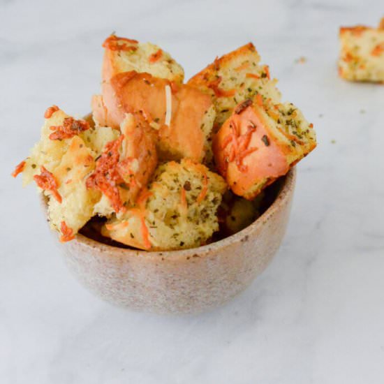 Garlic Bread Croutons