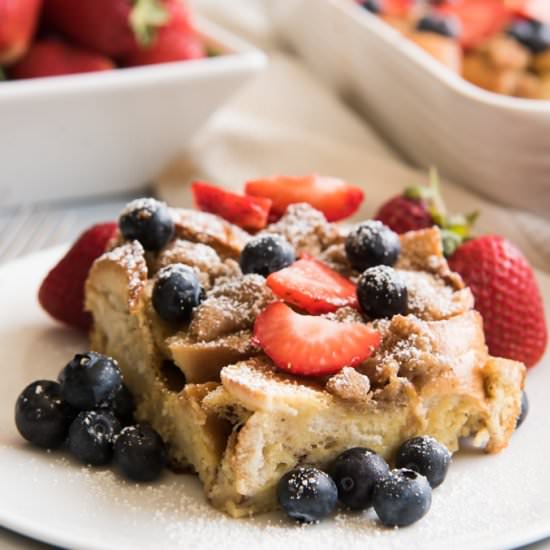 BERRY BREAKFAST BAGEL FRENCH TOAST