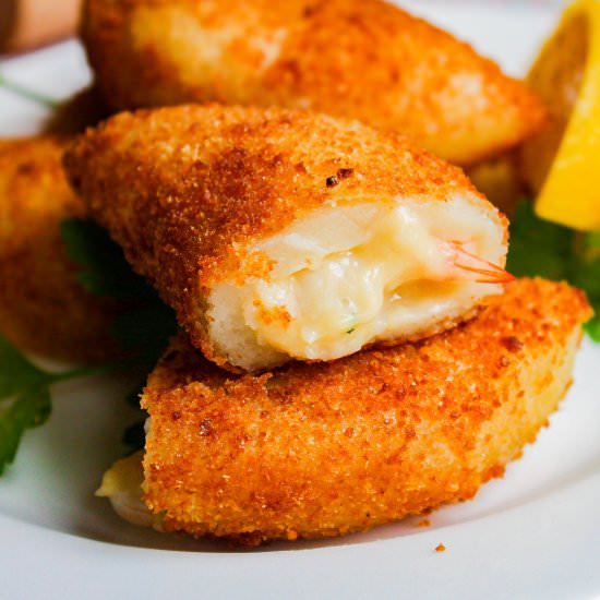 PORTUGUESE SHRIMP TURNOVERS RISSÓIS