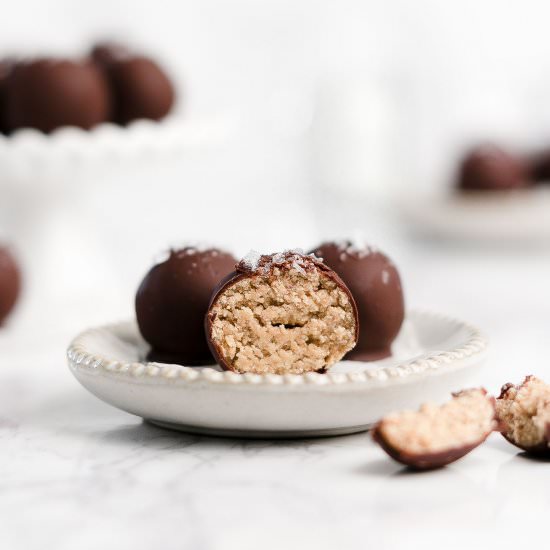 Snickerdoodle Cookie Dough Truffles