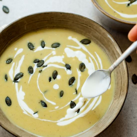 Cream of asparagus soup