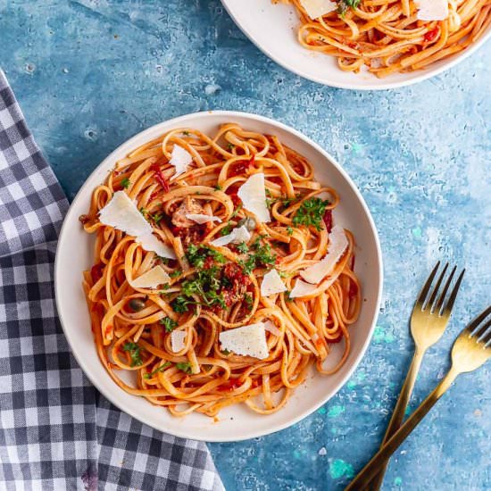 15 Minute Spicy Salmon Linguine