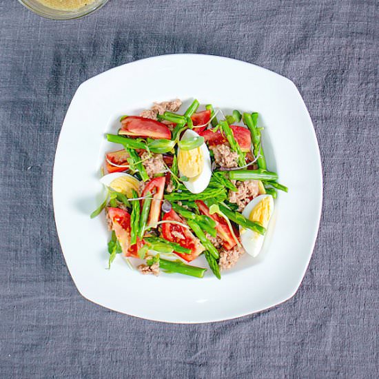 Tuna Asparagus Salad with Microgree