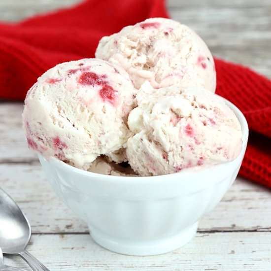 Homemade Strawberry Ice Cream