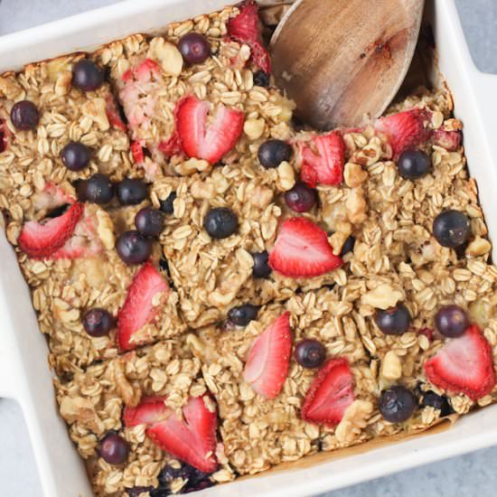 Healthy Berry Baked Oatmeal