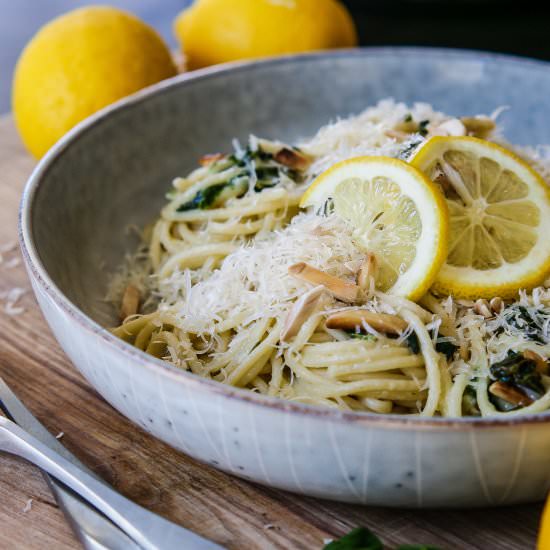 Lemon Garlic Pasta with Parmesan