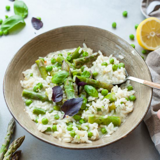 Lemony asparagus risotto with green
