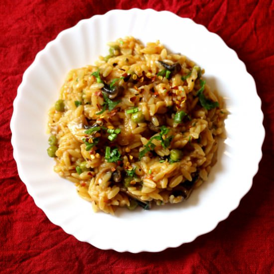 Vegan mushrooms & green peas orzo