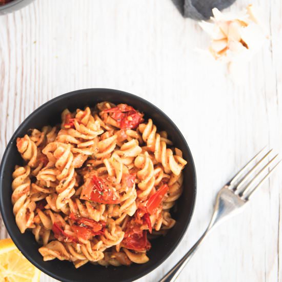 Easy Vegan Tomato Pasta