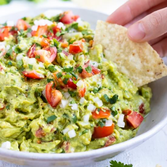 Easy Homemade Guacamole