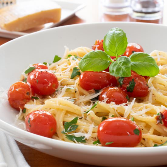 Garlic Butter & Tomato Spaghetti