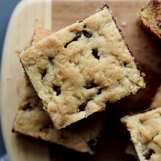 peanut butter chocolate chip bars